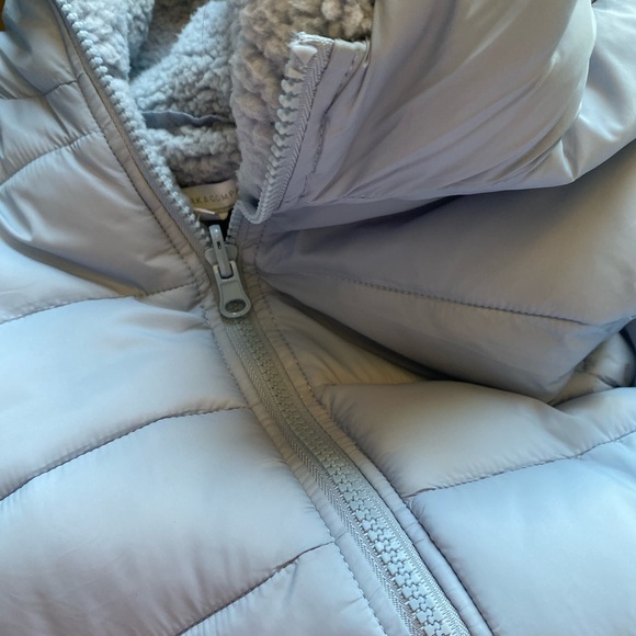 New York & Company Sherpa Puffer Vest - Picture 4 of 7